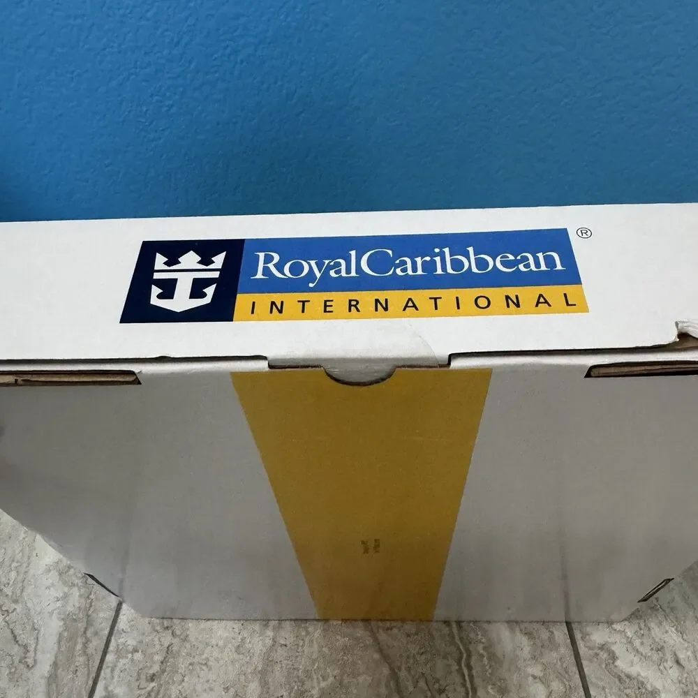 Royal Caribbean PORTHOLE Picture Frame Holds One Round Photo 8"x 8" NIB Sealed - Picture 5 of 5